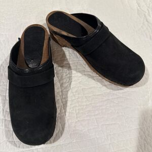 Sanita Women's Black Clogs Size 39